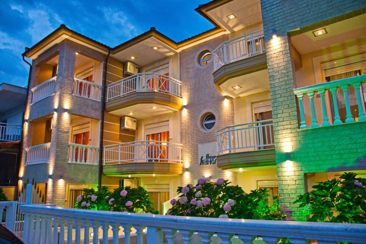House Spanos Сарті Екстер'єр фото