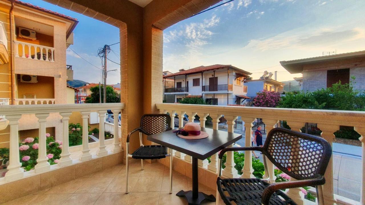 House Spanos Сарті Екстер'єр фото