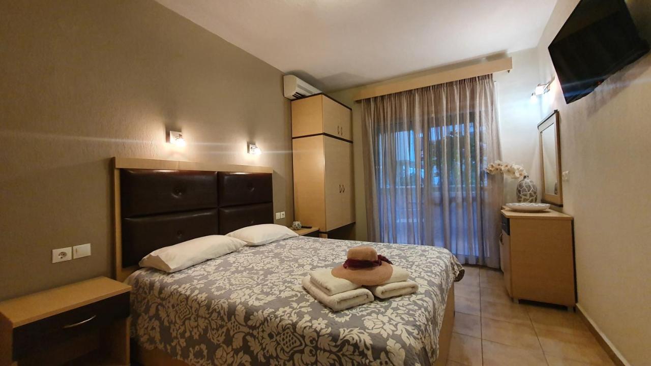 House Spanos Сарті Екстер'єр фото