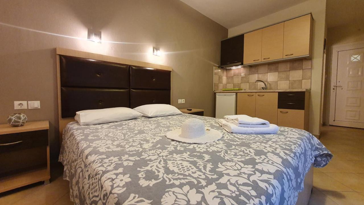 House Spanos Сарті Екстер'єр фото