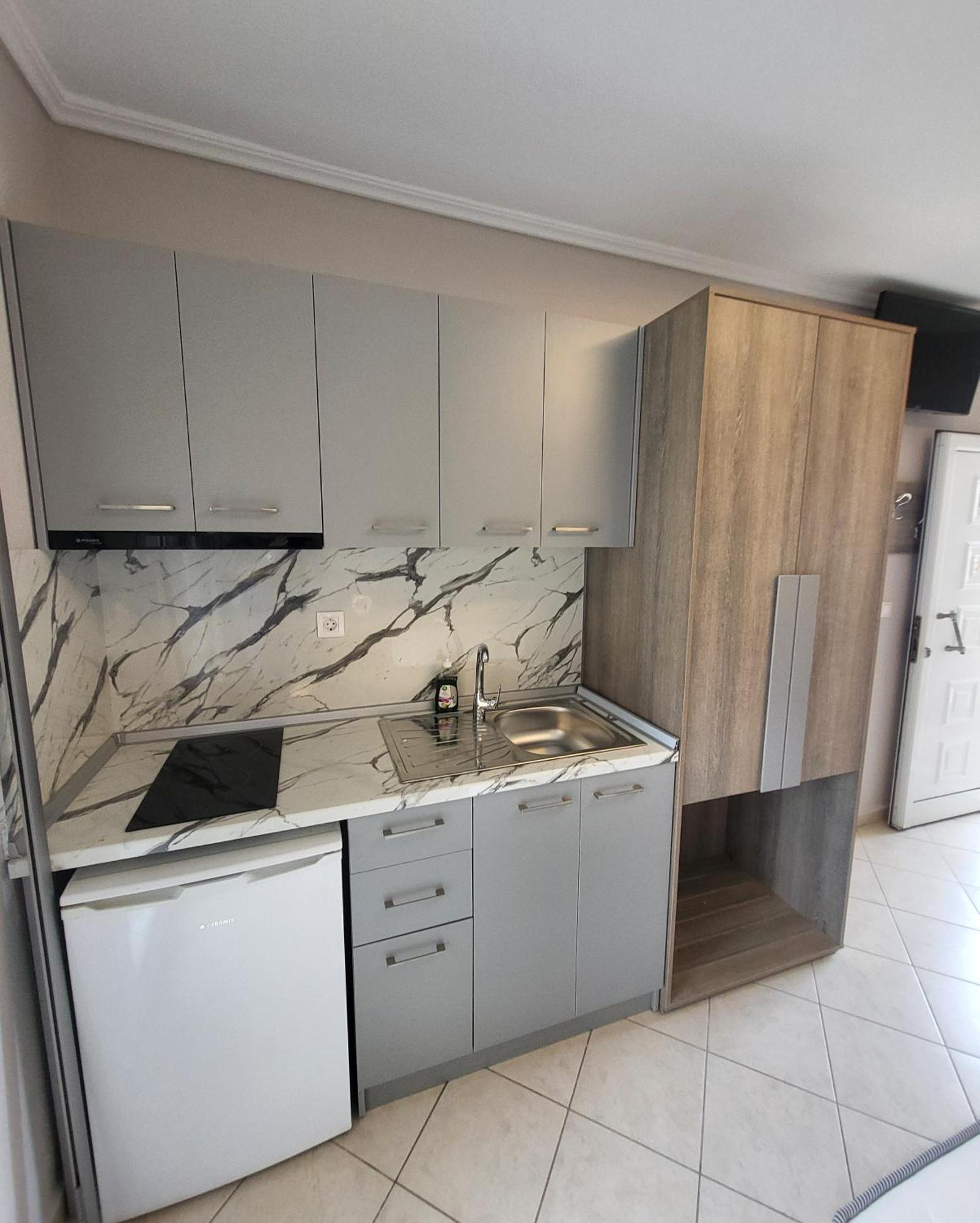 House Spanos Сарті Екстер'єр фото