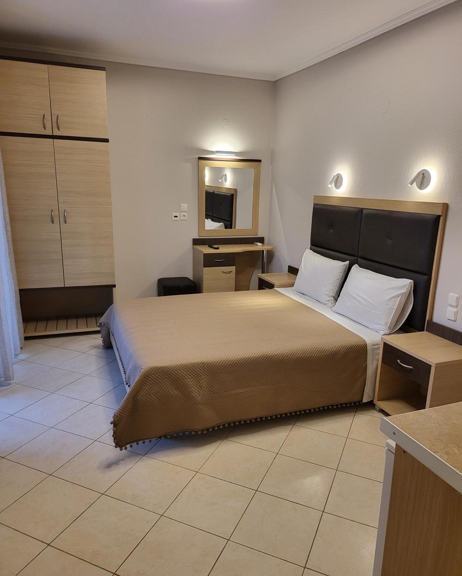 House Spanos Сарті Екстер'єр фото