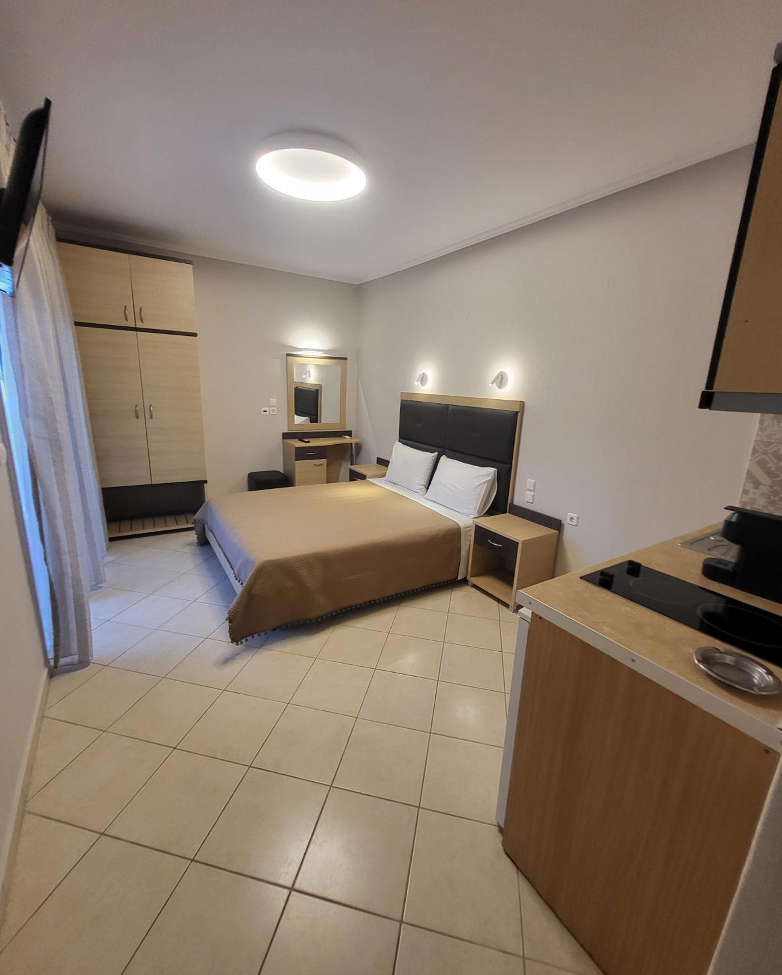 House Spanos Сарті Екстер'єр фото